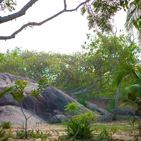 Nikara Luxury Beach House Tissamaharama Luaran gambar