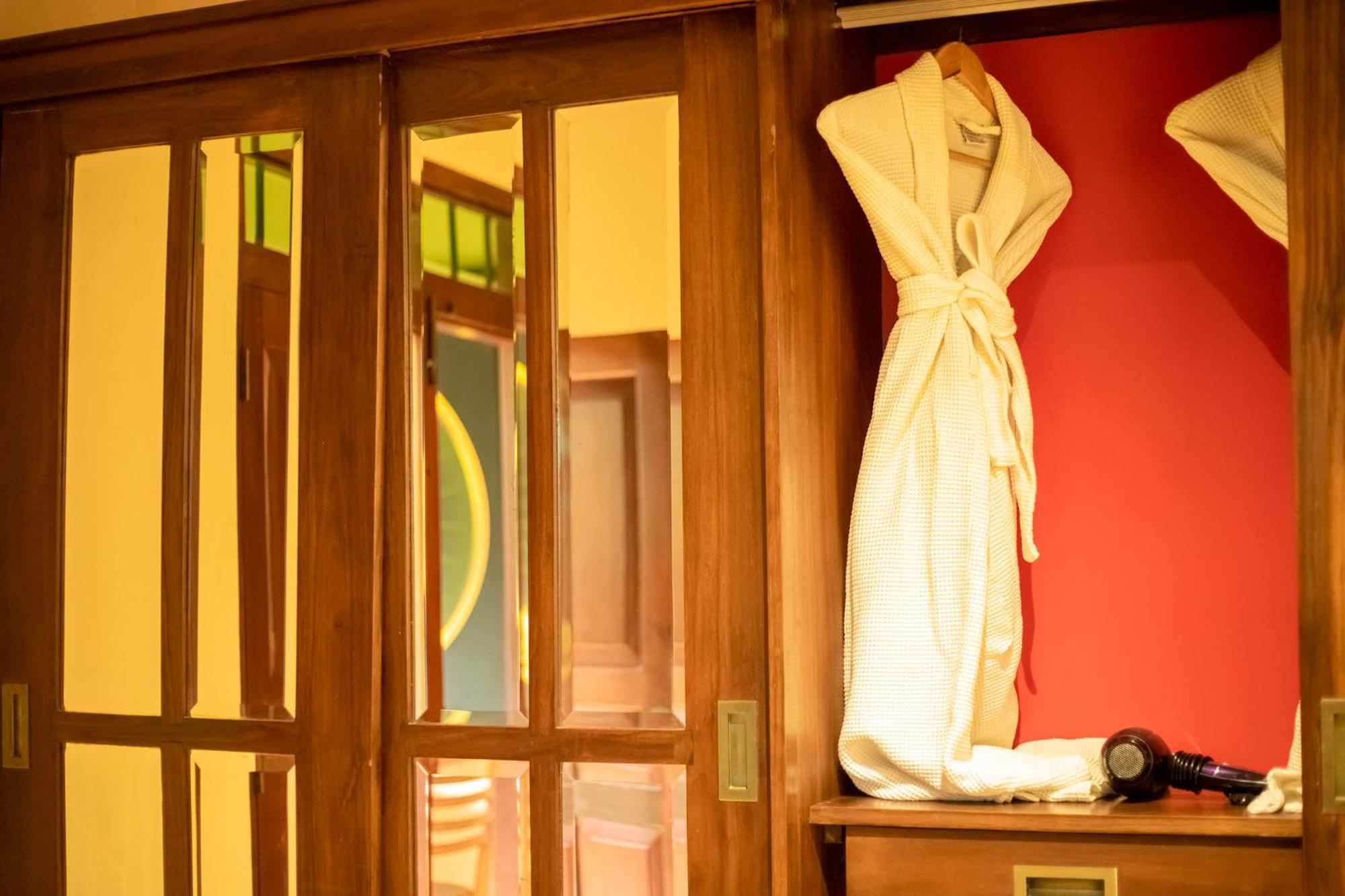 Nikara Luxury Beach House Tissamaharama Luaran gambar