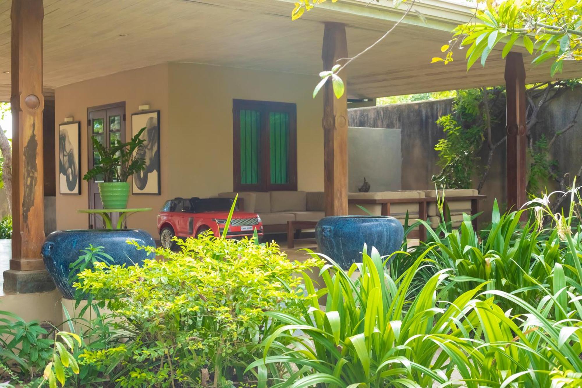 Nikara Luxury Beach House Tissamaharama Luaran gambar