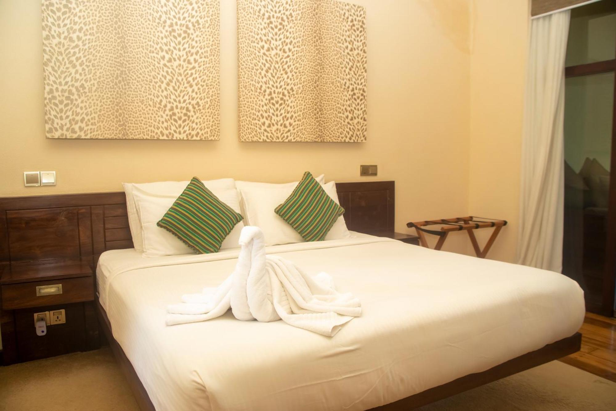 Nikara Luxury Beach House Tissamaharama Luaran gambar